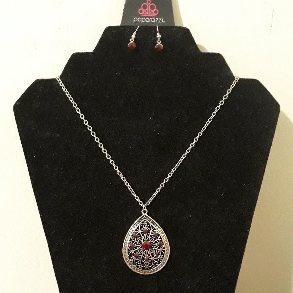 Necklace and earring set